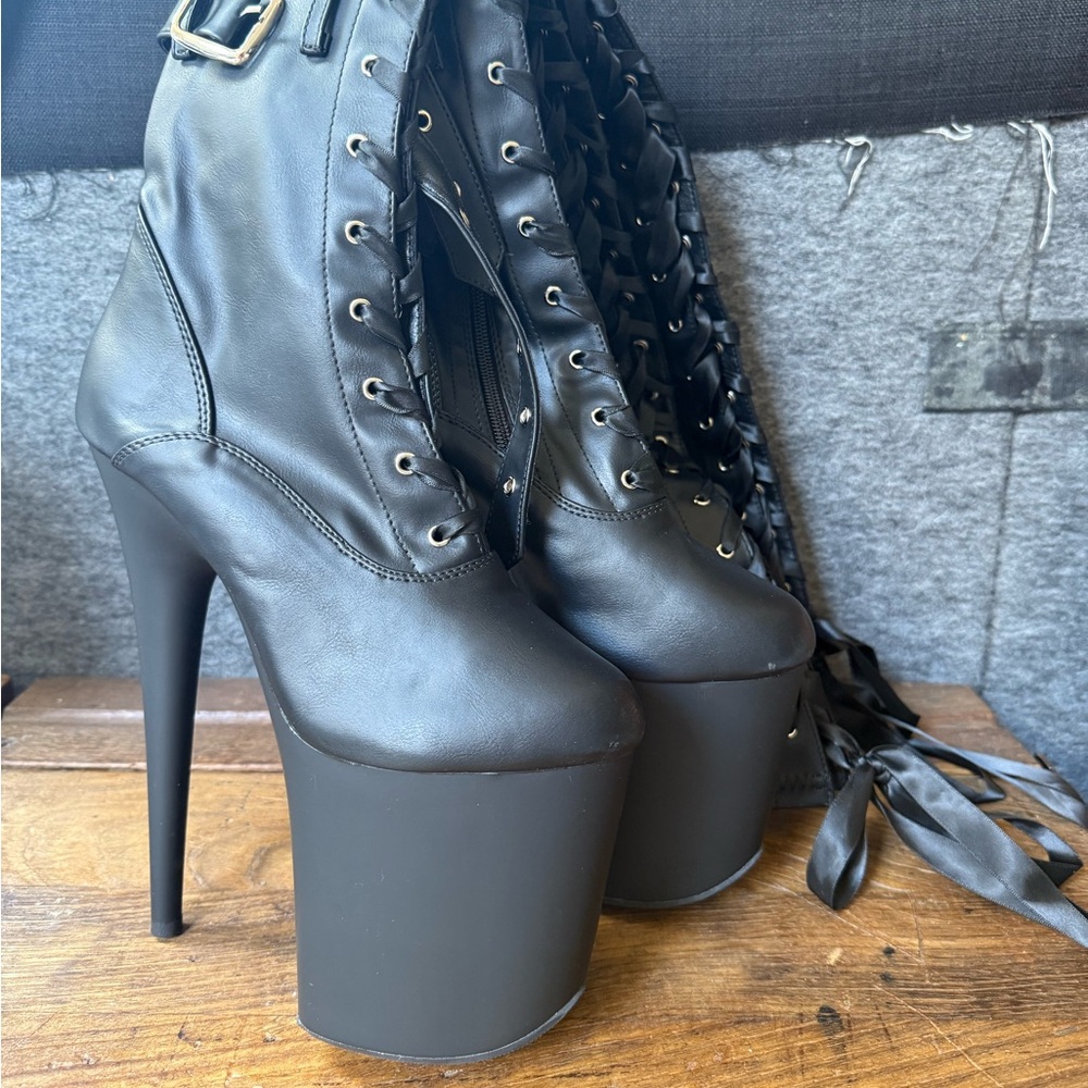 FLAM 3028 Triple Buckle Thigh High Platform Torment Boot Black Size 9 Womens